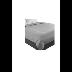 Concierge Collection Cool to the Touch Blanket Silver
